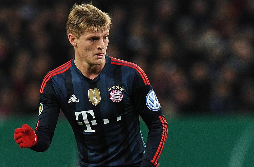 Toni Kroos: Note 3. Machte das Spiel schnell, riss es an sich. Mancher Pass in die Spitze jedoch zu ungenau. Dafür sensationelle Diagonalschläge. Verzog Linksschuss aus guter Position (45.).
