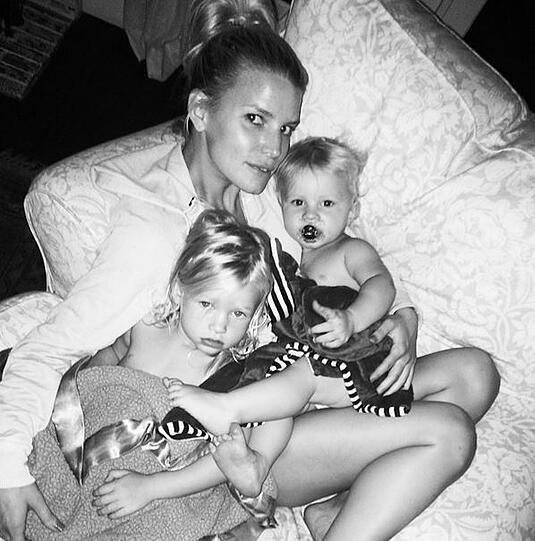 Jessica Simpson mit ihrer Tochter Maxwell Drew Johnson und Sohn Ace Knute