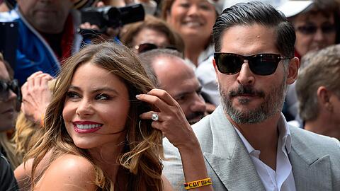 Sofia Vergaras Verlobter Joe Manganiello ist seit 13 Jahren trocken, doch der Kampf gegen die Alkoholsucht dauert an. Mehr Bilder des schönen Hollywood-Paares in der Galerie.