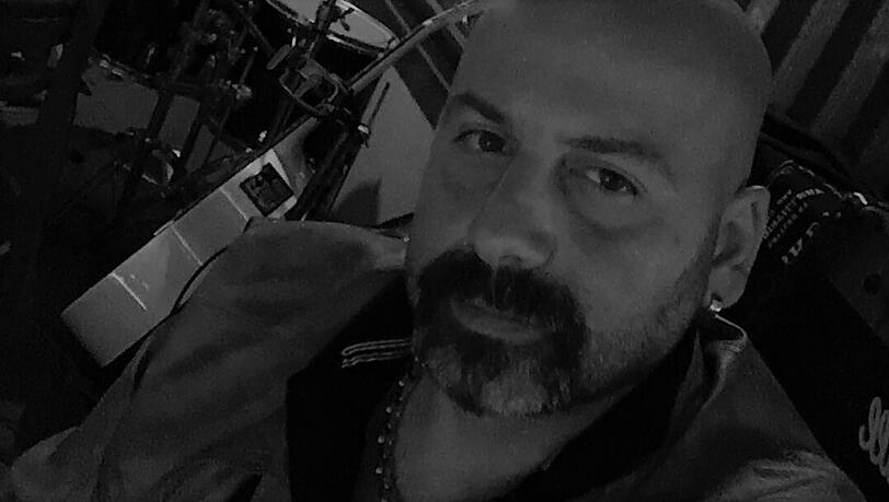 Der türkische Musiker Onur Sener ist nach einem Angriff auf seinem Konzert gestorben.