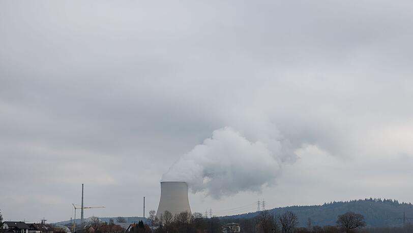 Derzeit sind noch drei Atomkraftwerke in Deutschland in Betrieb: Darunter Isar 2 im bayerischen Landshut.