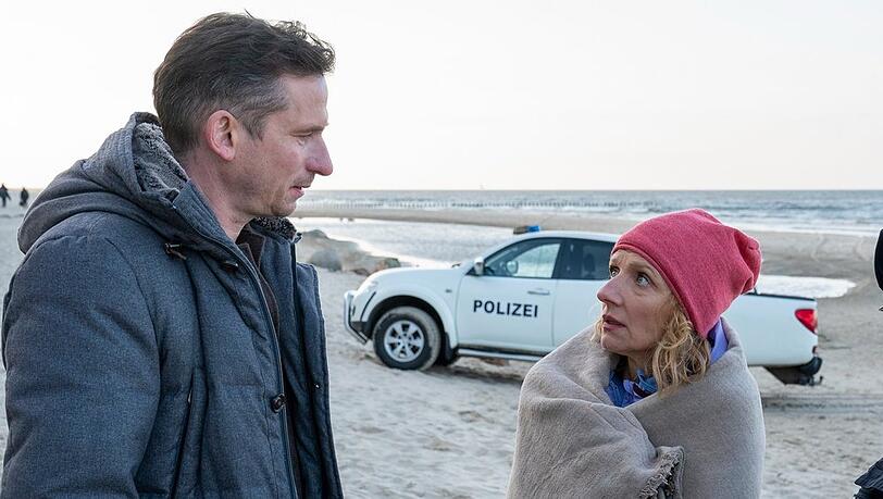 "Der Usedom-Krimi: Schneewittchen": Annett Ludwig (Christina Große, r.) hat einen grausamen Fund gemacht.