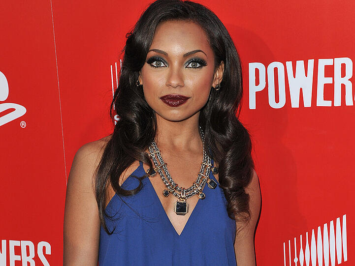 Logan Browning weiß sich bei der "Powers"-Premiere in Szene zu setzen