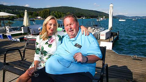 Verliebt in der Sonne: Otti Fischer und Ehefrau Simone.