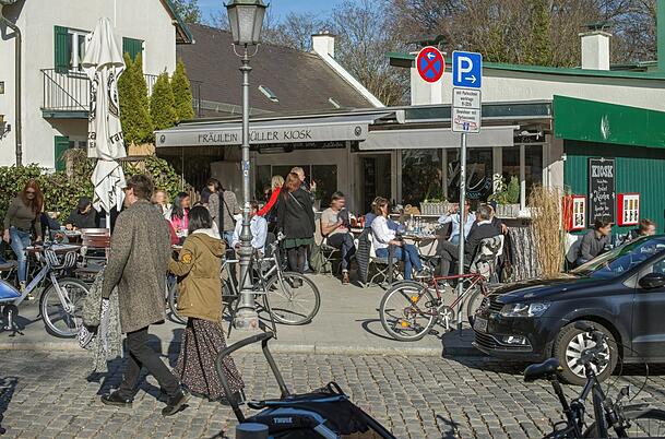 Fräulein Müller Kiosk in der Gunezrainerstraße 6. Fräulein Müller Kiosk in der Gunezrainerstraße 6.
