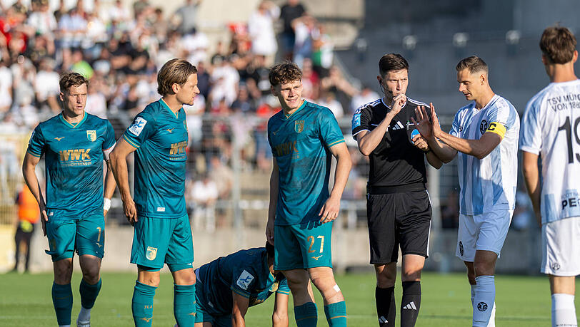 Kapitän des TSV 1860: Dennis Dressel. Kapitän des TSV 1860: Dennis Dressel.