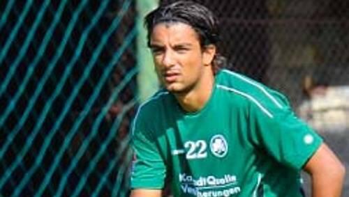 Hat das Lachen nach der Rückkehr aus dem Trainingslager wieder gefunden: SpVgg-Knipser Sami Allagui. Hat das Lachen nach der Rückkehr aus dem Trainingslager wieder gefunden: SpVgg-Knipser Sami Allagui.