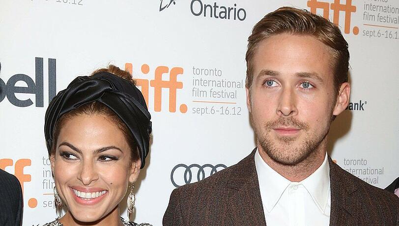 Eva Mendes ist mit Schauspiel-Kollege Ryan Gosling glücklich Eva Mendes ist mit Schauspiel-Kollege Ryan Gosling glücklich