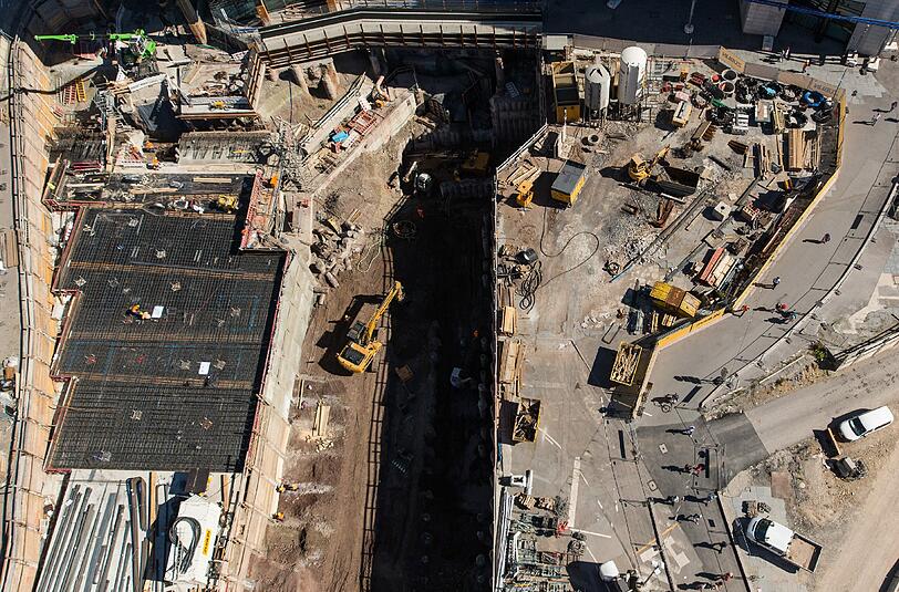 Die Baustelle des Bahn-Großprojekts Stuttgart 21 - aufgenommen aus einem Baukran. Foto: Silas Stein