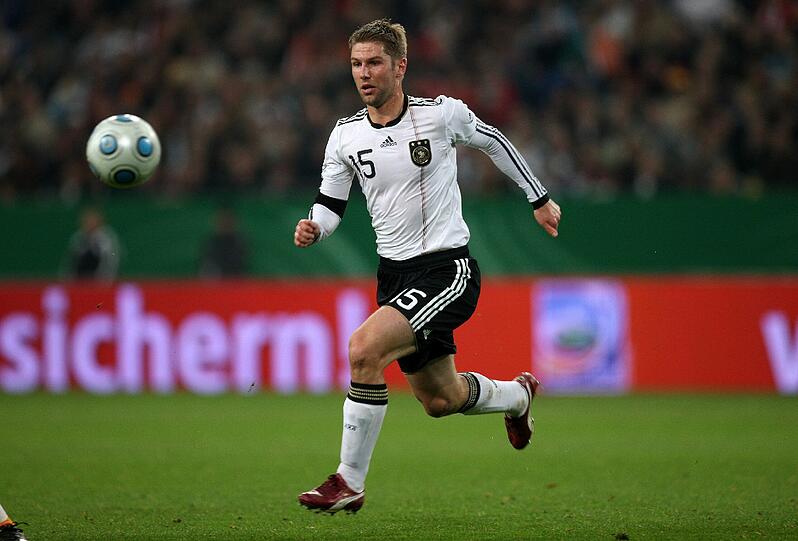 In England reift Hitzlsperger zum Nationalspieler, zwischen 2004 und 2010 macht er 52 Länderspiele.