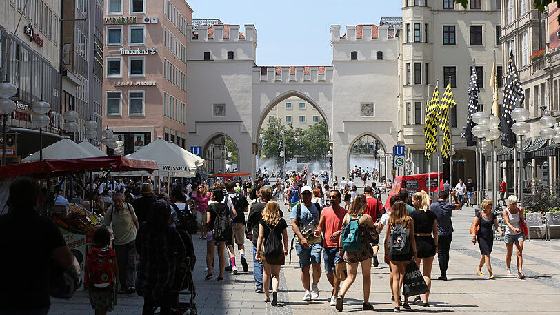 Sonne satt und Temperaturen über 33 Grad: Mitten in der Stadt lässt es sich trotzdem aushalten.