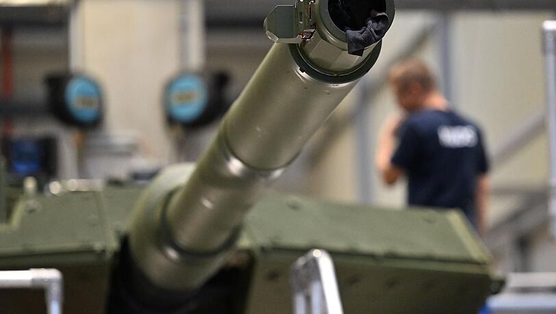 Der Leopard 2 A8 ist nach Militärangaben der erste Neubau eines Kampfpanzers für die Bundeswehr seit 1992. (Archivbild)