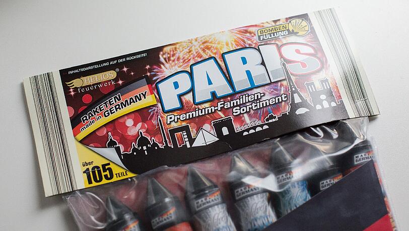 Der Discounter Aldi Süd verkauft zu Silvester ein Raketenset mit dem Namen "Paris". Der Discounter Aldi Süd verkauft zu Silvester ein Raketenset mit dem Namen "Paris".