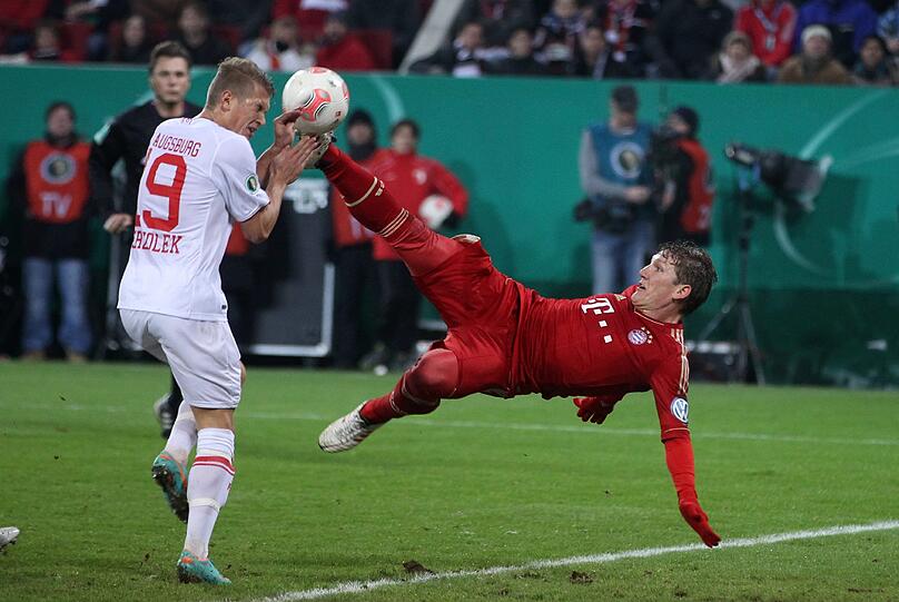 Im Achtelfinale traf der FC Bayern in einem bayerischen Derby auf den FC Augsburg. In einer umkämpften Partie...