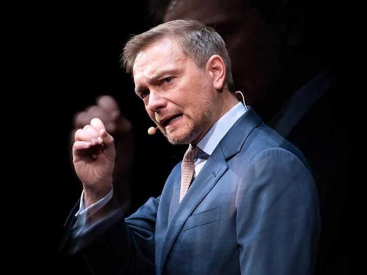 FDP-Chef Christian Lindner: "Die Welt rotiert, aber in Deutschland steht die Politik still."
