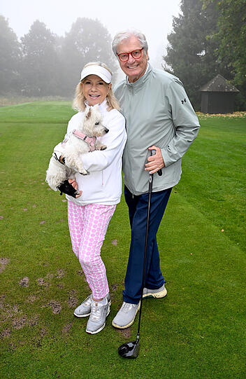 Marianne und Michael Hartl mit Hund Cleo Marianne und Michael Hartl mit Hund Cleo