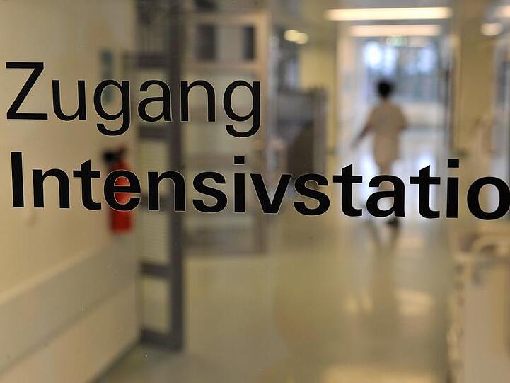 Einige Patienten in der Intensivstation des Krankenhauses sind betroffen.
