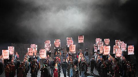 Der Chor der Bayerischen Staatsoper in "Boris Godunow".