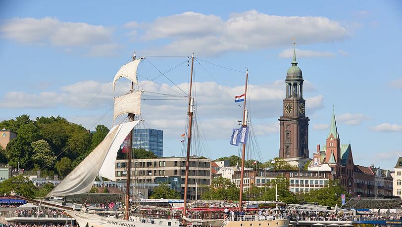 Das traditionsreiche Segelschiff geriet mitten in der Nacht in Brand. (Archivbild)