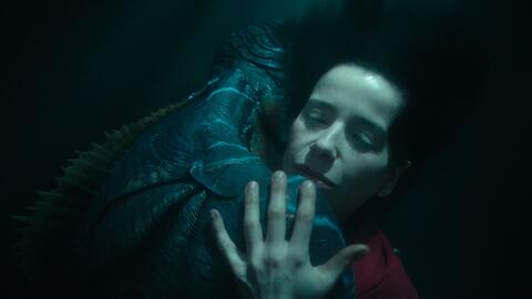 "Shape of Water - Das Fl&uuml;stern des Wassers" mit Sally Hawkins ist eine wunderbar gefilmte Fantasy-Romanze.