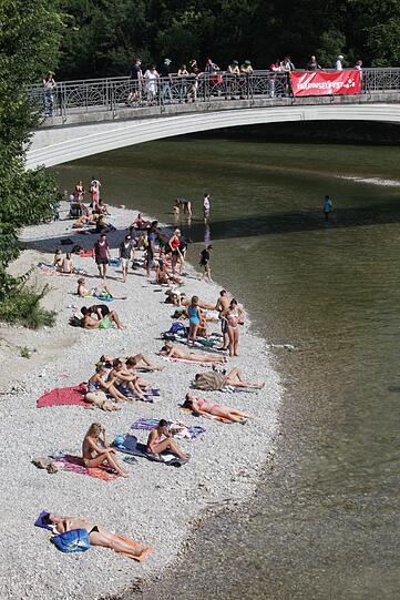 Spaß an der Isar: das Party-Wochenende auf und zwischen den Brücken.