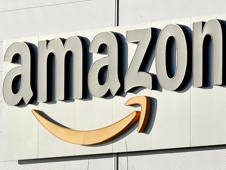 Die Fortbildungen, die für knapp ein Drittel der US-Stellen in Frage kommen, lässt sich Amazon rund 7000 Dollar pro Mitarbeiter kosten.