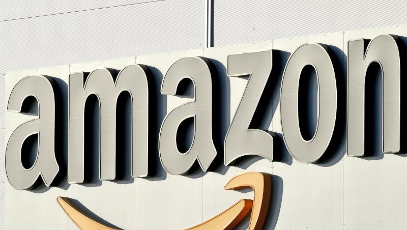 Die Fortbildungen, die für knapp ein Drittel der US-Stellen in Frage kommen, lässt sich Amazon rund 7000 Dollar pro Mitarbeiter kosten. Die Fortbildungen, die für knapp ein Drittel der US-Stellen in Frage kommen, lässt sich Amazon rund 7000 Dollar pro Mitarbeiter kosten.