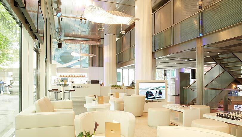 Die neue Rilano Lounge bei BMW am Lenbachplatz. Die neue Rilano Lounge bei BMW am Lenbachplatz.