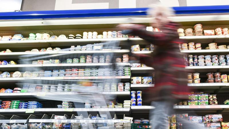 Auch Stiftung Warentest prangert regelmäßig Mogelpackungen an, die viel weniger Ware enthalten, als die Verpackung vorgaukelt. Auch Stiftung Warentest prangert regelmäßig Mogelpackungen an, die viel weniger Ware enthalten, als die Verpackung vorgaukelt.