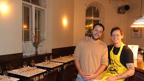 Betreiber Dominik Obalski (l.) und Küchenchef Felix Braun im Gufo in Giesing. Das ehemalige Attentat Griechischer Salat in der Zugspitzstraße ist jetzt ein italo-amerikanisches Bistro.