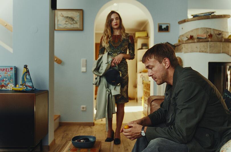 In der Ehe zwischen Frank Laudin (Albrecht Schuch) und seiner Frau Claudia (Sina Martens) kriselt es.