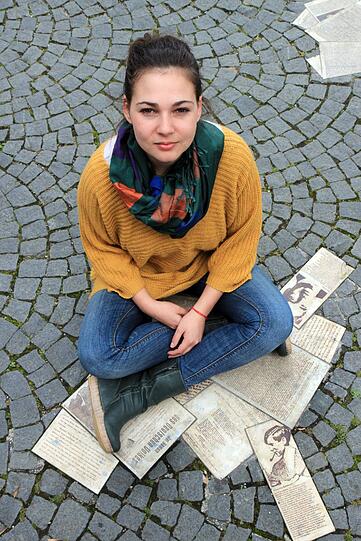 Sophia, 22, Vertreterin der Fachschaft Politik: &bdquo;Wir in der Fachschaft haben entschieden, auf Stürzenberger aufmerksam zu machen, weil er den Menschen mit seiner Partei vorgaukelt, demokratische Werte zu vertreten. Das ist Schmarrn: Sein Standpunkt ist außerhalb der freiheitlich-demokratischen Grundordnung. Er sagt beispielsweise, der Islam sei keine Religion, sondern eine faschistische Ideologie. Das ist gegen die Religionsfreiheit. So hetzt er auch gegen viele Münchner Muslime, die friedlich mit uns leben.&ldquo;