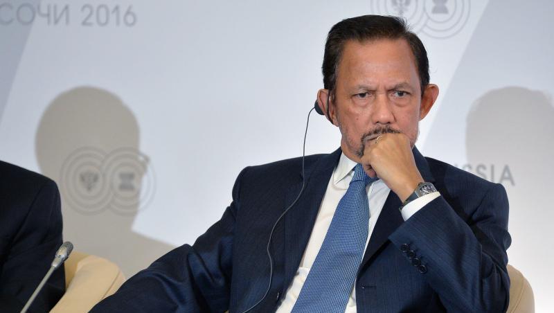 Sultan Hassanal Bolkiah von Brunei will auf die Vollstreckung der Todesstrafe gegen Homosexuelle verzichten. Sultan Hassanal Bolkiah von Brunei will auf die Vollstreckung der Todesstrafe gegen Homosexuelle verzichten.