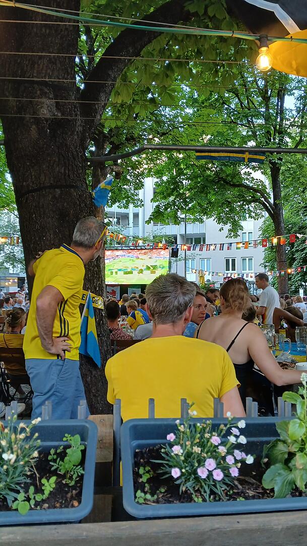 Beim Paulaner am Kapuzinerplatz war schon beim Spiel der Niederlande gegen Schweden kein Platz mehr frei.