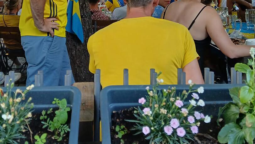 Beim Paulaner am Kapuzinerplatz war schon beim Spiel der Niederlande gegen Schweden kein Platz mehr frei. Beim Paulaner am Kapuzinerplatz war schon beim Spiel der Niederlande gegen Schweden kein Platz mehr frei.