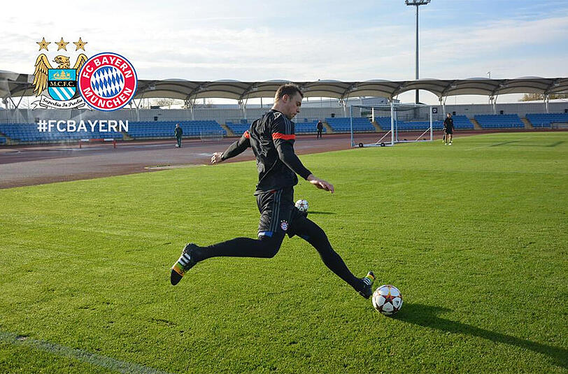 Ein Späßchen beim Anschwitzen: Die Bayern-Stars Manuel Neuer, Thomas Müller, Bastian Schweinsteiger und Arjen Robben.