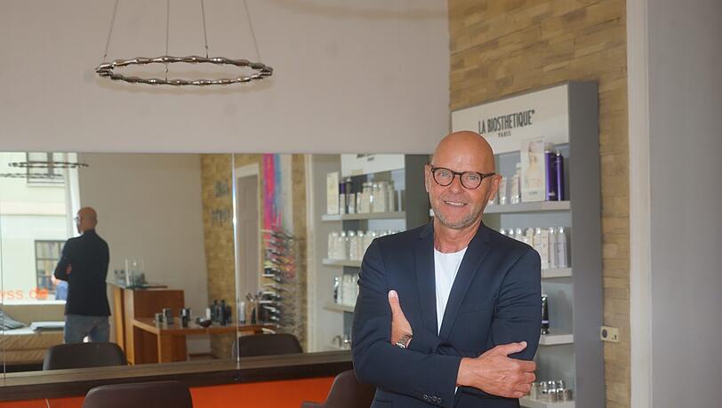 Falk Royss in seinem Salon.