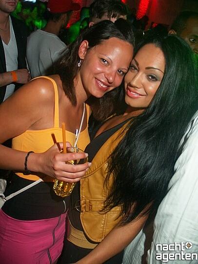 Heiße Girls und schnelle Beats: Auch unter der Woche lassen es die Münchner in den Clubs so richtig krachen. Mehr Bilder von dieser Party gibt's unter: www.nachtagenten.de.