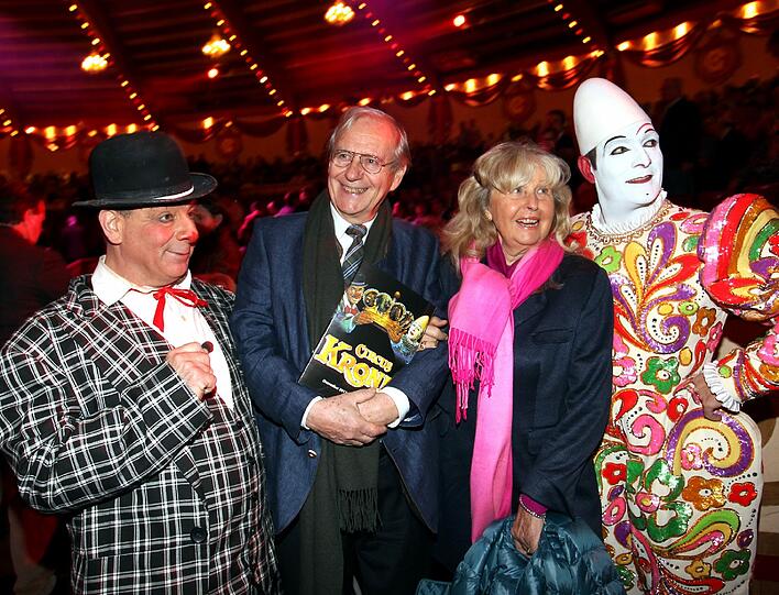 Wilfried Klaus mit Ehefrau und den Clowns Les Rossyann