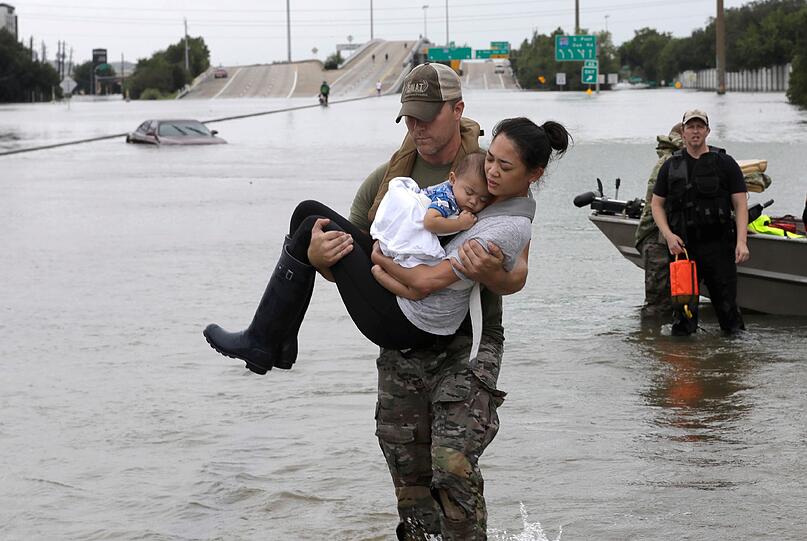 Tropensturm "Harvey" wütet über Texas - der US-Staat versinkt im Chaos.