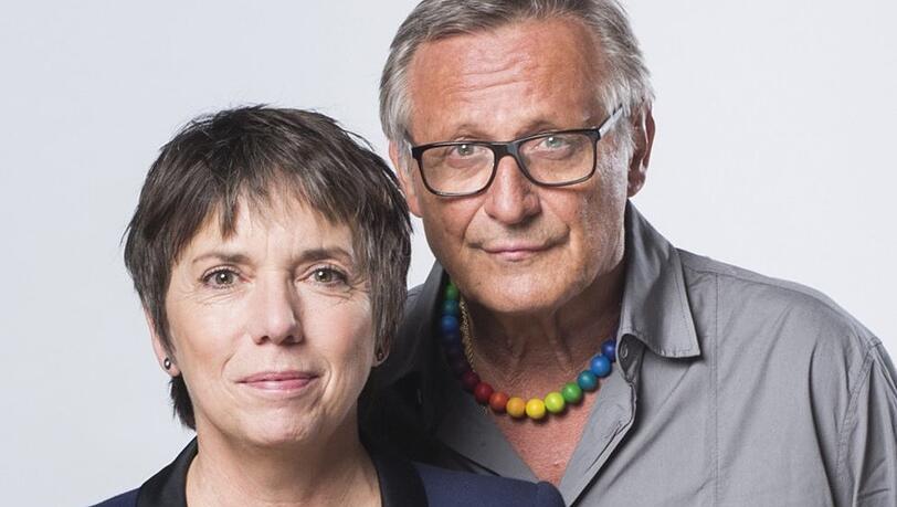 2015 gab Wecker mit Margot Käßmann "Entrüstet Euch! - Texte zum Frieden" heraus. 2015 gab Wecker mit Margot Käßmann "Entrüstet Euch! - Texte zum Frieden" heraus.
