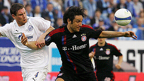 Luca Toni im Zweikmapf. Kann er die Wende schaffen? Luca Toni im Zweikmapf. Kann er die Wende schaffen?