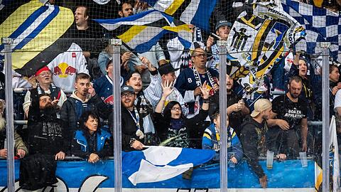 Feiern weiter in München: Der EHC und seine Fans.