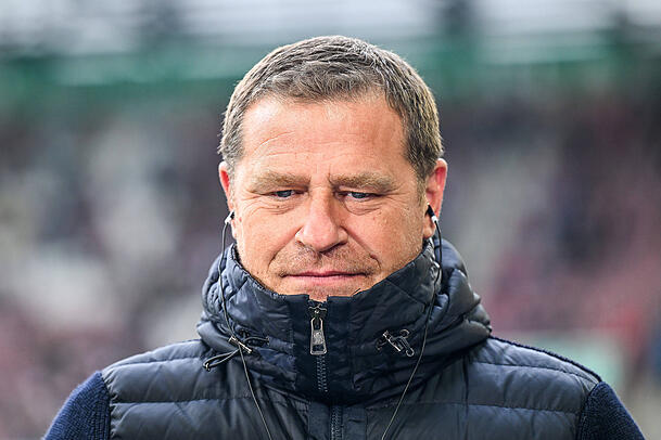 Aufwachen, Bayern: Sportvorstand Max Eberl wird nach dem 3:3 in Stavanger deutlich.