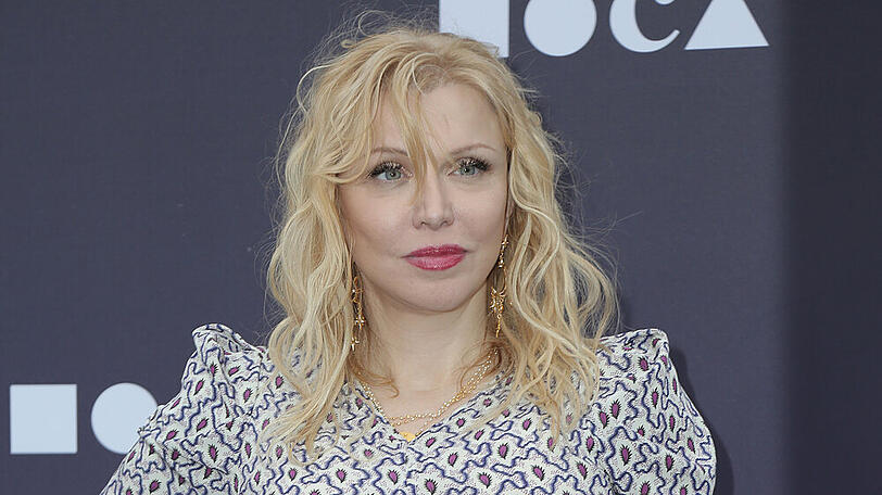 Auch nach 28 Jahren fühlt sich Courtney Love ihrem verstorbenen Mann in tiefer Liebe verbunden.
