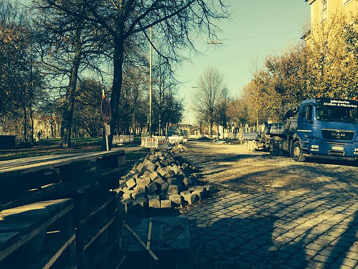 Hier entfallen zurzeit viele Parkplätze.
