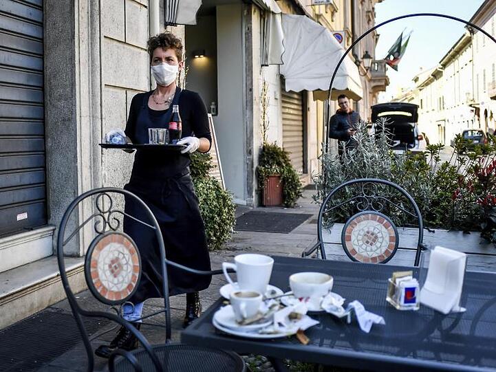 Italien schließt wegen Covid-19 alle Geschäfte und Restaurants.