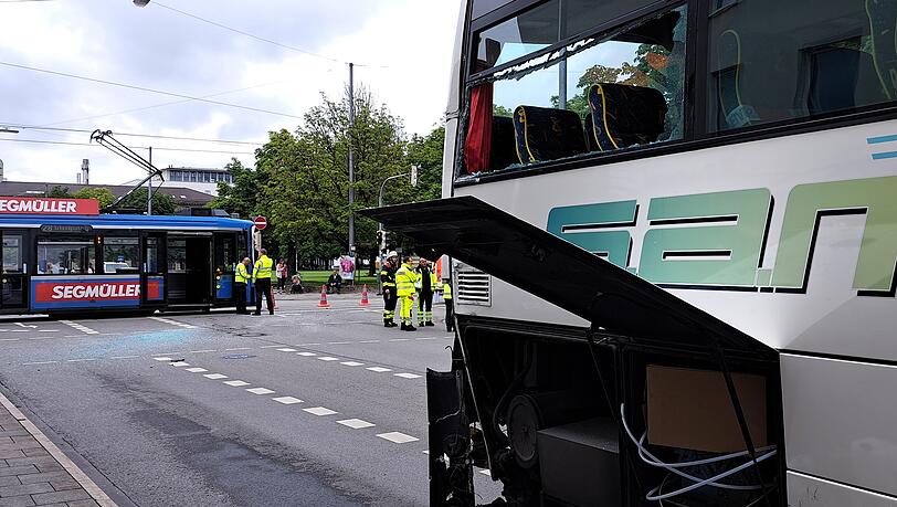 In dem Reisebus aus Italien saßen etwa 40 Jugendliche auf Tagesausflug.