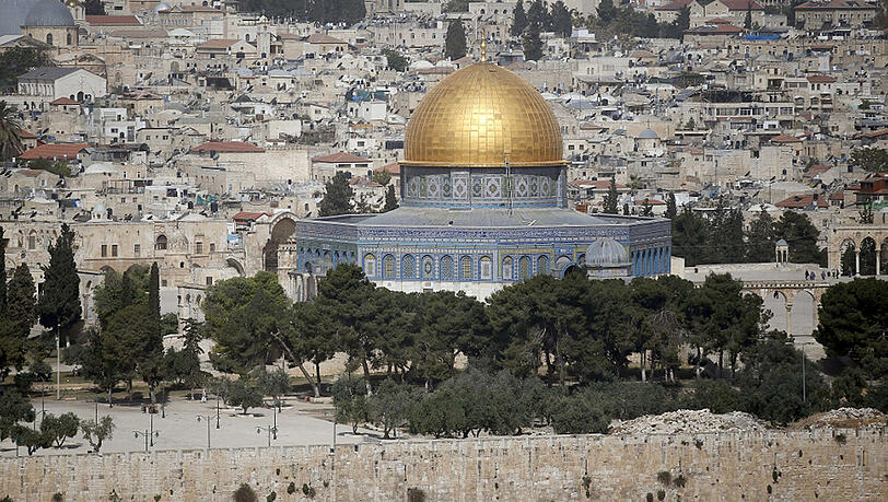 Der Felsendom: Er steht auf dem Tempelberg im südöstlichen Teil der Altstadt von Jerusalem. Der Felsendom: Er steht auf dem Tempelberg im südöstlichen Teil der Altstadt von Jerusalem.