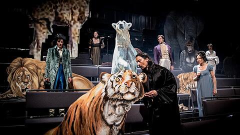 Im Bestiarium: v.l. Michael Goldberg, Barbara Horvath, Steffen Höld, Michael Wächter, Juliane Köhler, Valentino Dalle Mura.